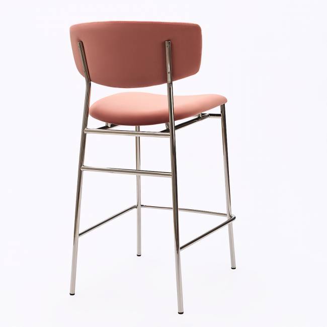 Дизайнерский полубарный стул Marko розовый, основание хром