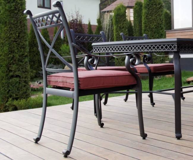 Комплект мебели из литого алюминия